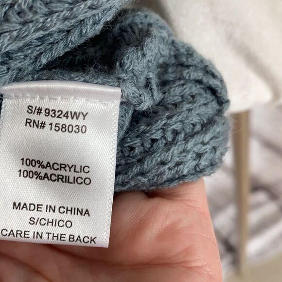 Woman’s cross back sweater - Picture 12 of 12